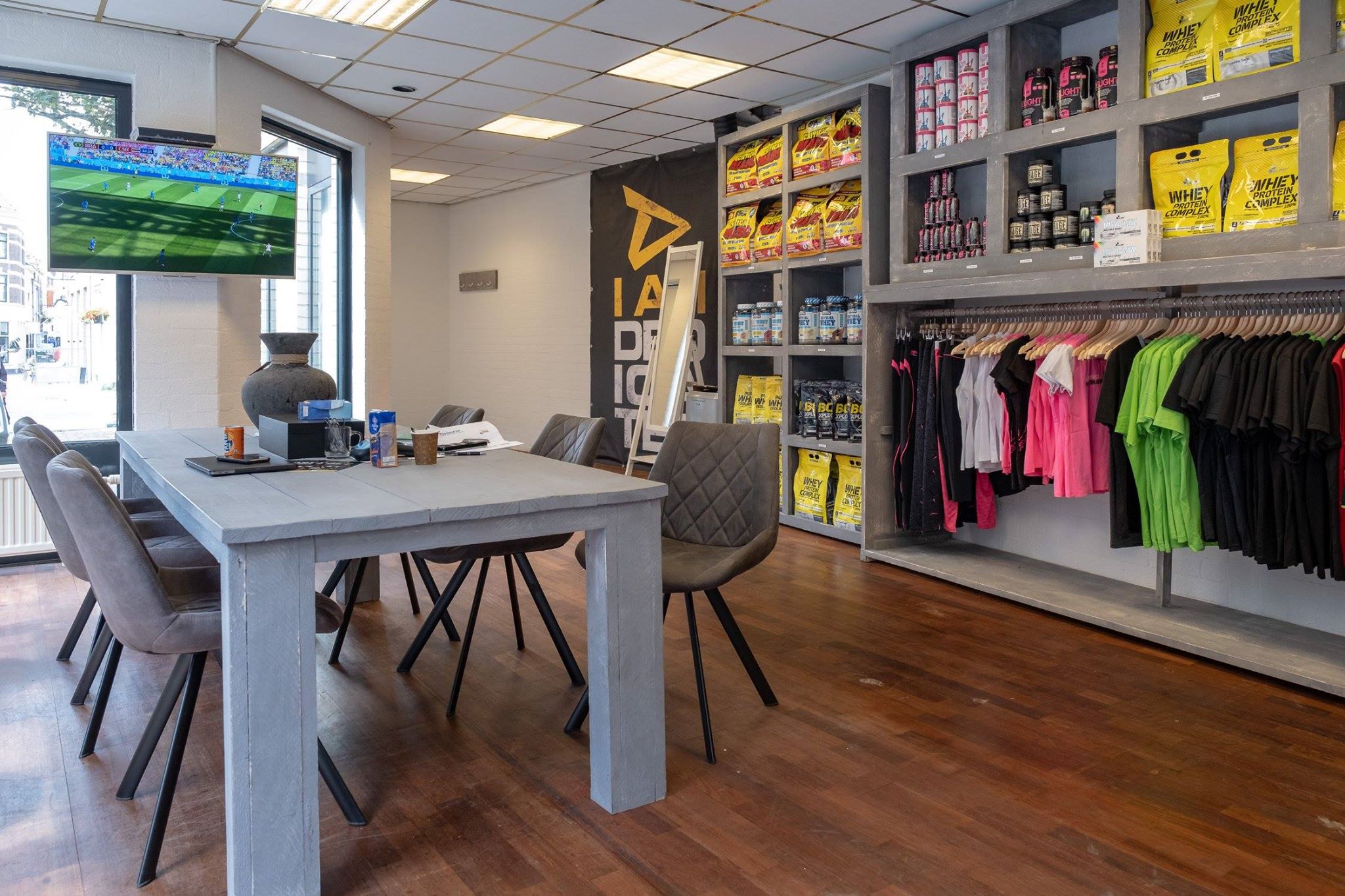 Okki's Fitshop en meer winkels in Deventer vind je bij Shoppen in Deventer