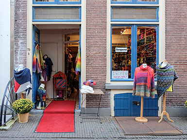 Astrid's Wol en meer winkels vind je bij Shoppen in Deventer