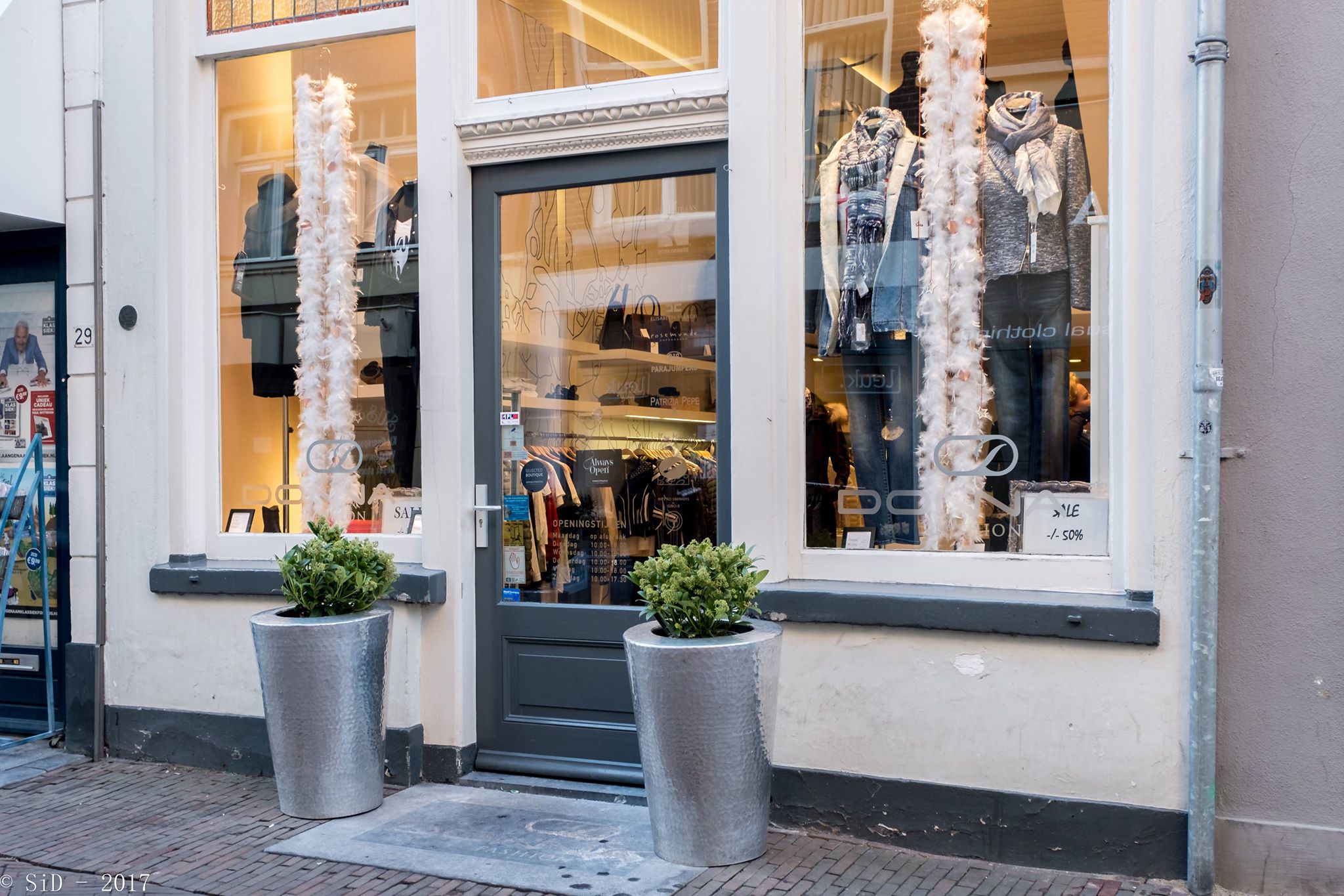 Donna Fashion en meer winkels in Deventer vind je bij Shoppen in Deventer