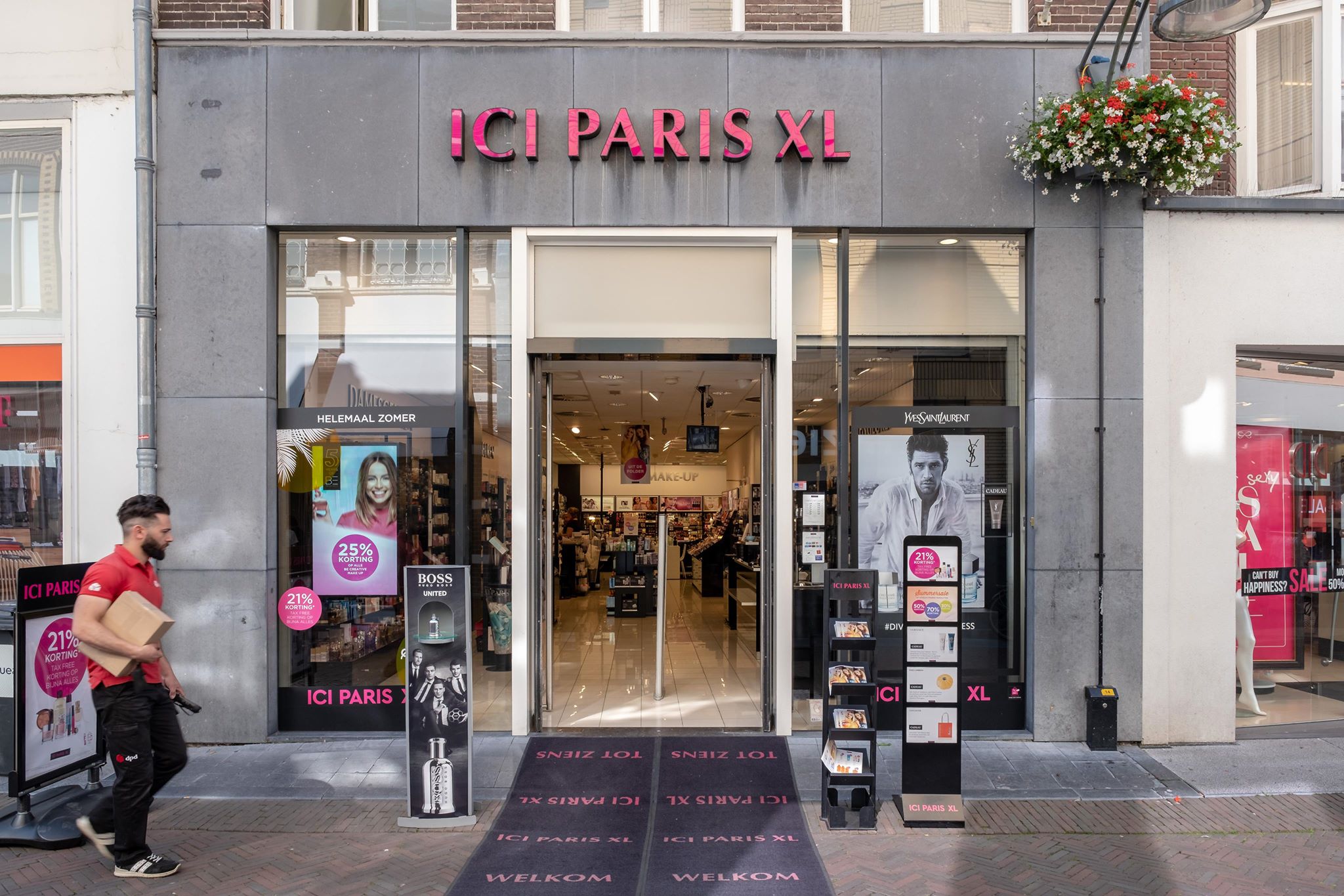 ICI Paris XL en meer winkels in Deventer vind je bij Shoppen in Deventer
